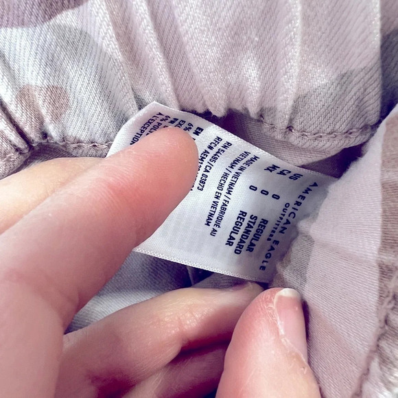 American eagle camo denim joggers size 0 in excellent like new condition - Picture 2 of 7